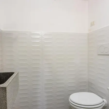 Stella Di Domenica ポッジャルド